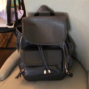 Super cute Kensie backpack!!!